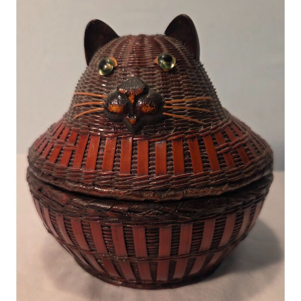 Vintage Wicker Cat Basket with Lid Handwoven Storage Container